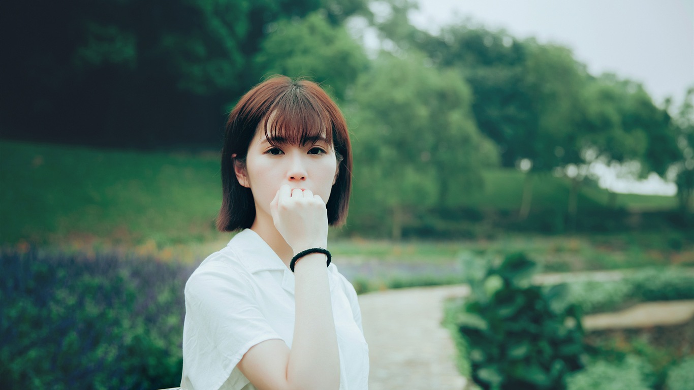 Čisté dívka tapety #3 - 1366x768