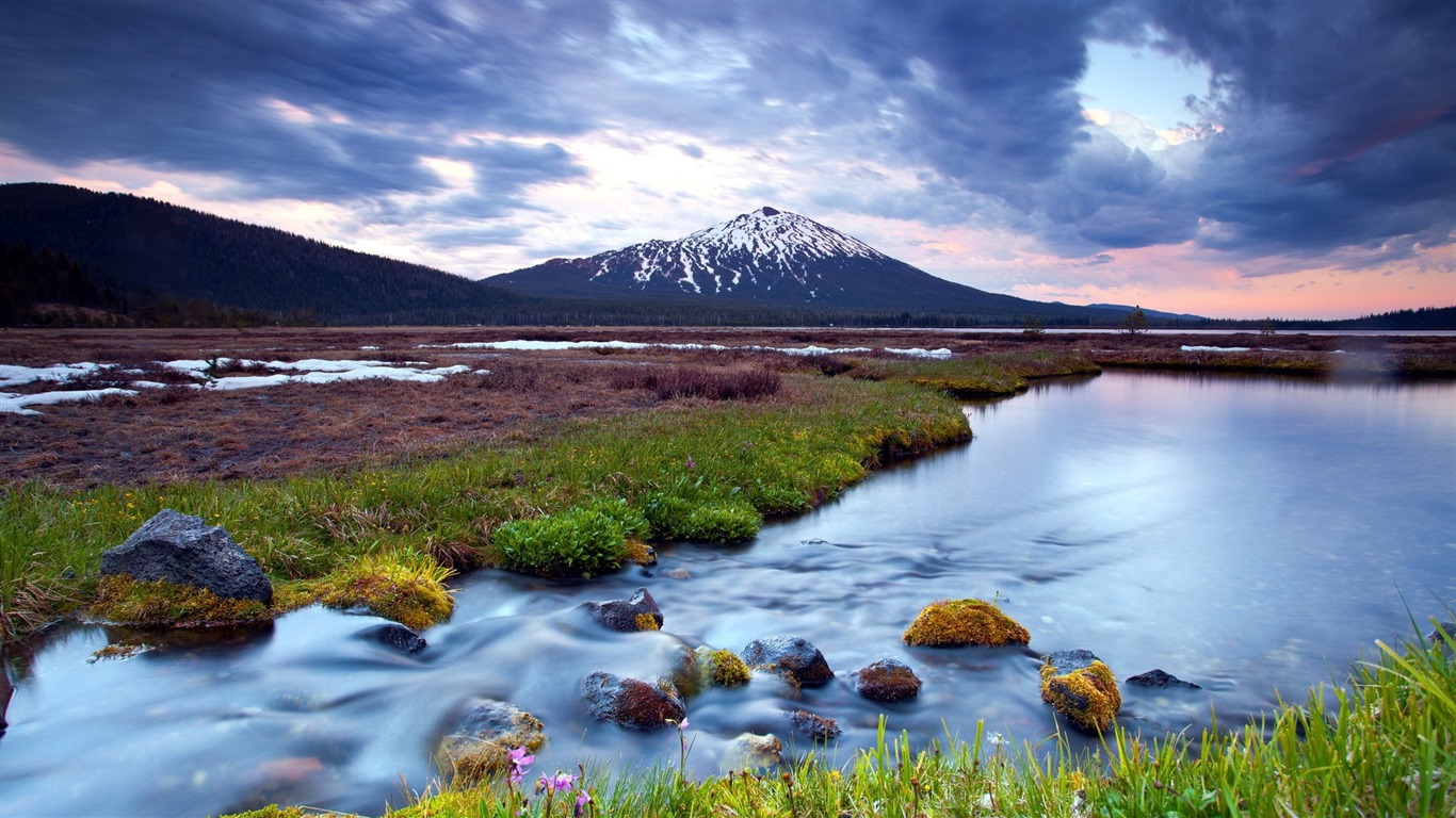 Les arbres, les montagnes, l'eau, lever et coucher du paysage de nature, fonds d'écran HD #35 - 1366x768