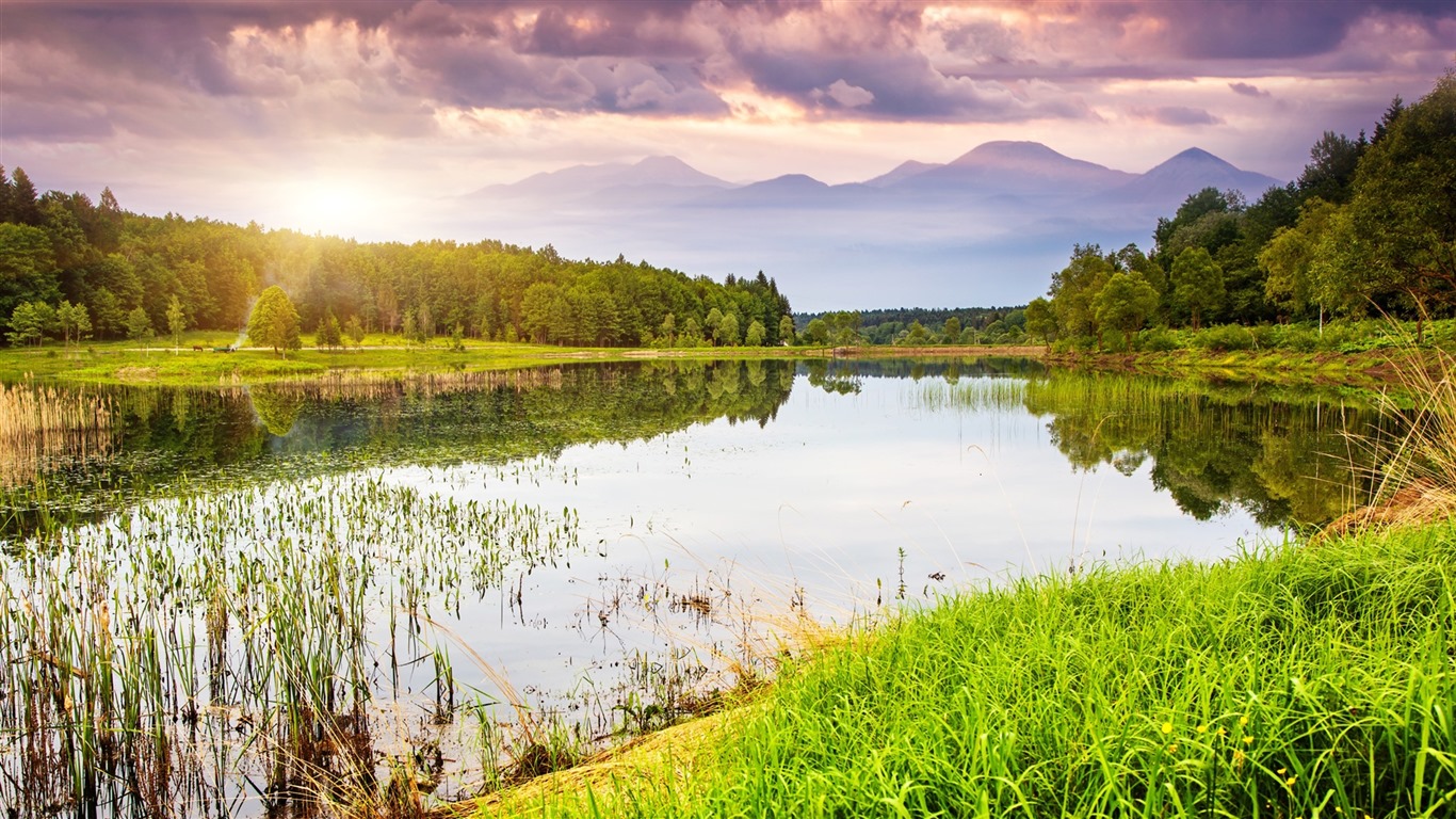 Les arbres, les montagnes, l'eau, lever et coucher du paysage de nature, fonds d'écran HD #36 - 1366x768