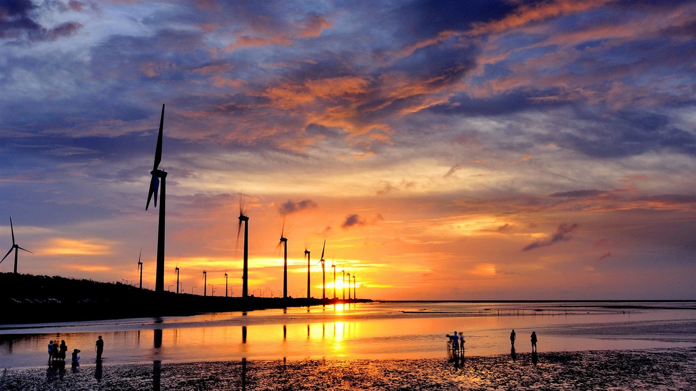 Taiwan Gaomei zones humides fonds d'écran coucher de soleil HD #1 - 1366x768