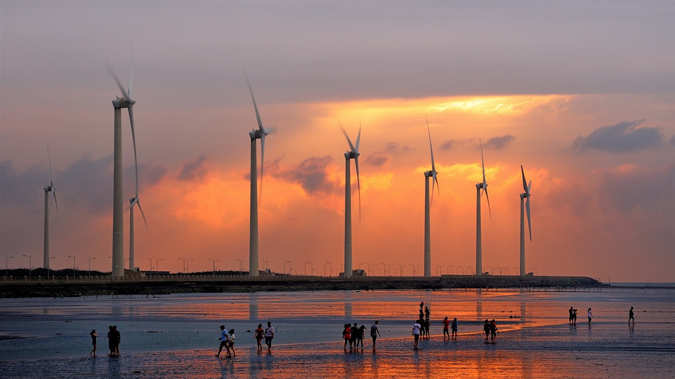 Taiwan Gaomei zones humides fonds d'écran coucher de soleil HD #10 - 1366x768