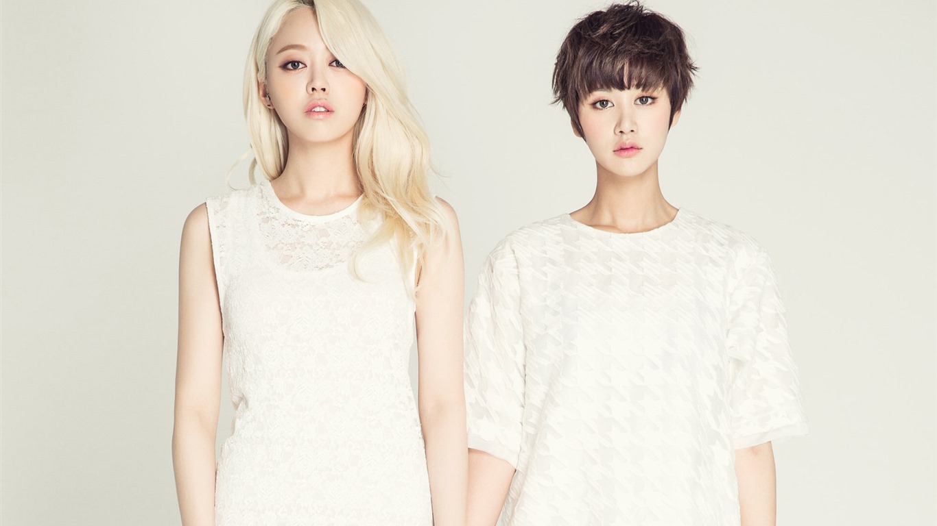 Corea niñas de fondos de pantalla de alta definición Spica combinación música idol #4 - 1366x768