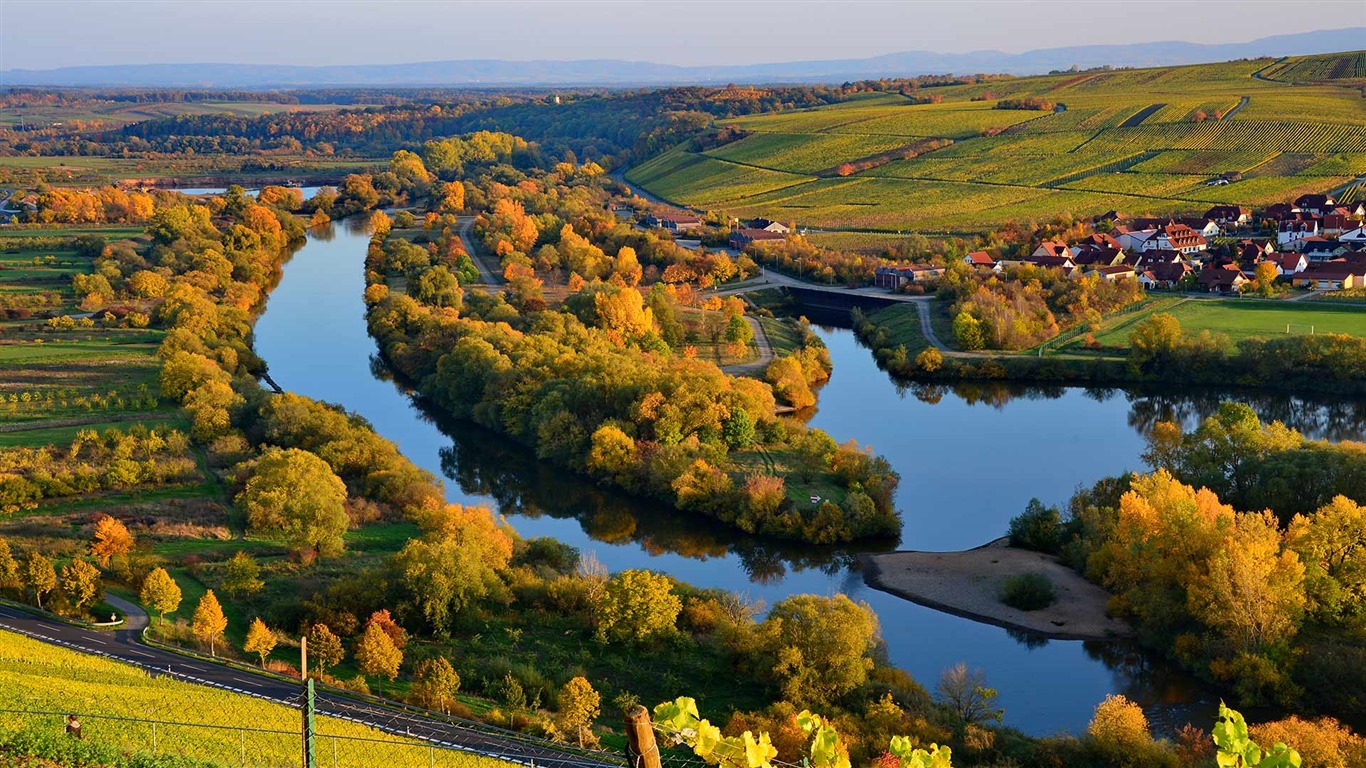 Octobre 2016 Bing thème HD fonds d'écran (1) #27 - 1366x768