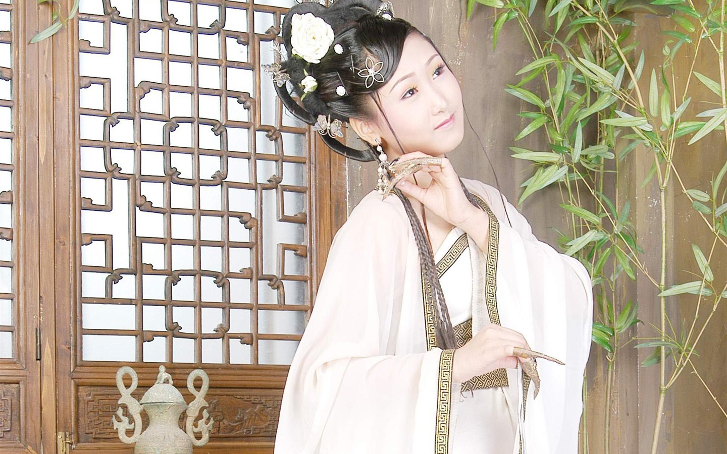 Costume beautiful wallpaper #2 - 1440x900