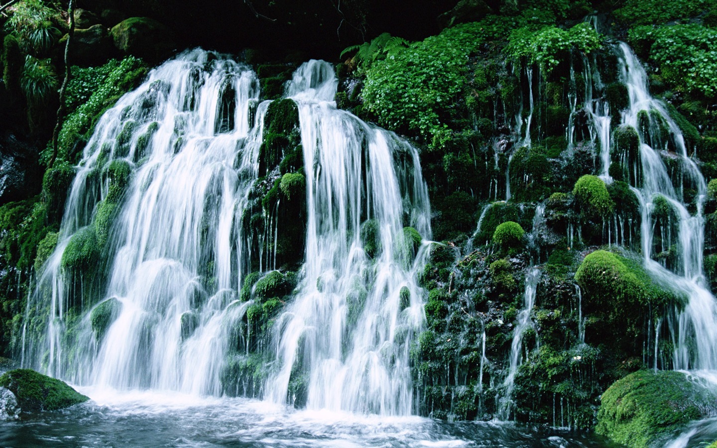 滝は、HD画像ストリーム #15 - 1440x900