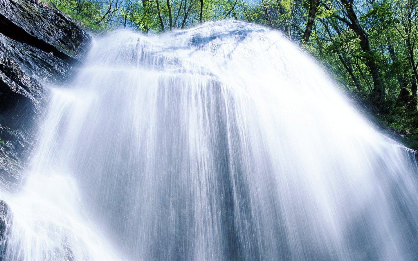 滝は、HD画像ストリーム #33 - 1440x900