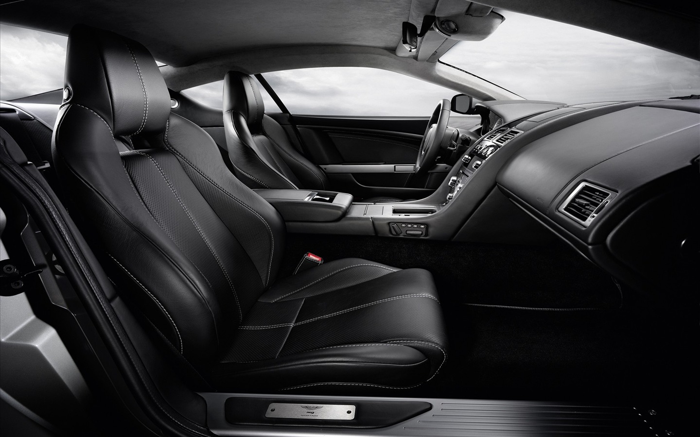 Aston Martin 阿斯頓·馬丁 壁紙(二) #8 - 1440x900