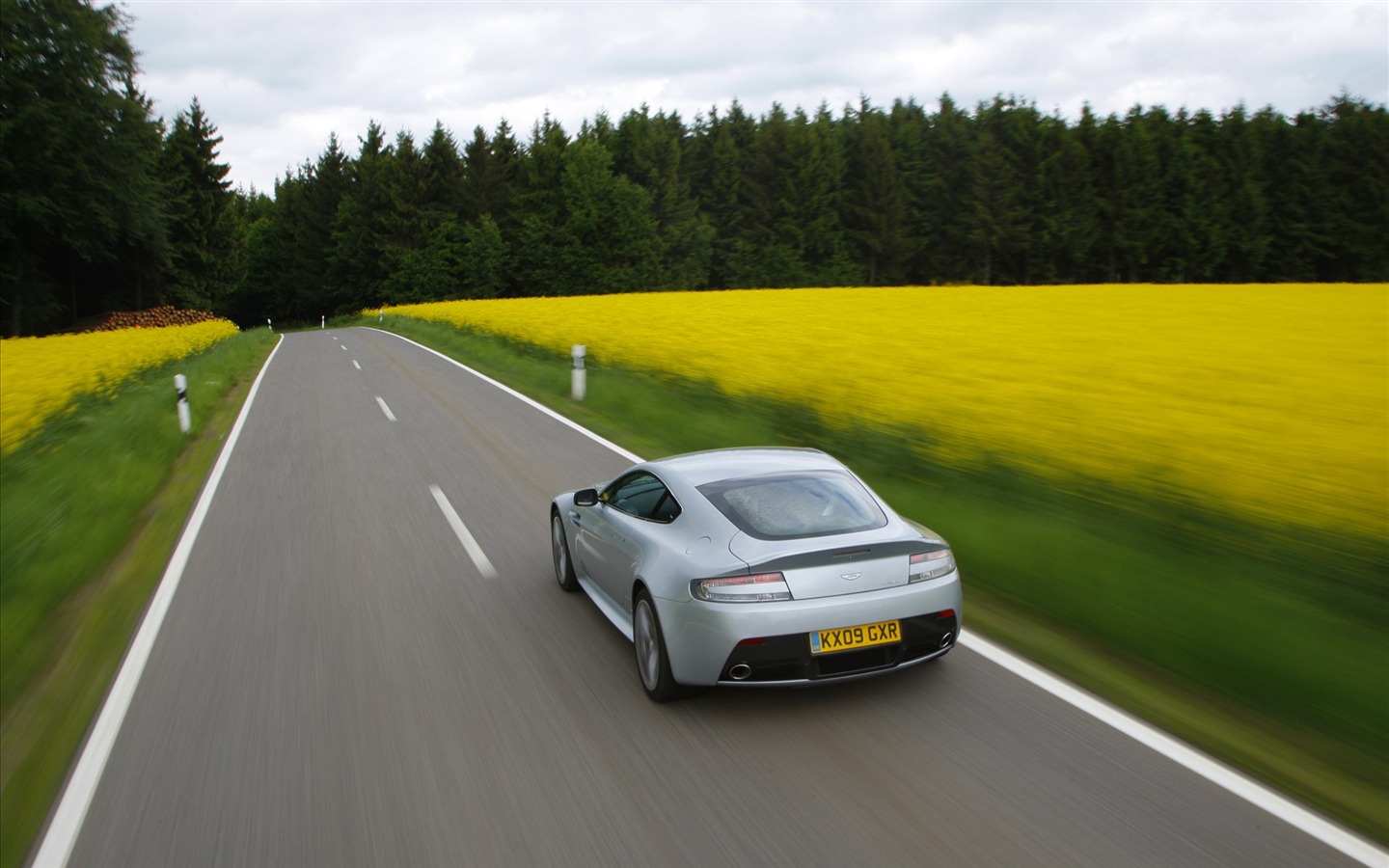 Tapety na plochu Aston Martin (4) #16 - 1440x900
