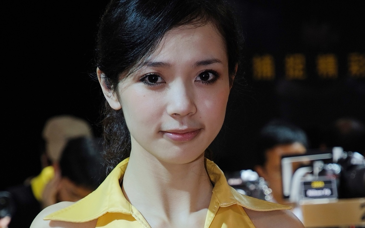 2009 P&E 展台上的美女(螺紋鋼作品) #7 - 1440x900