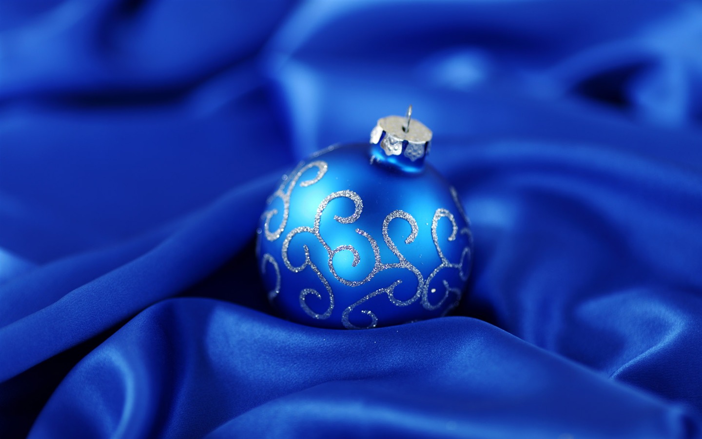 Christmas balls wallpaper (2) #14 - 1440x900