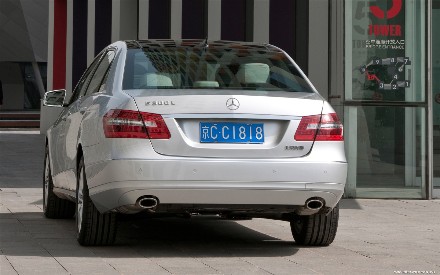 Mercedes-Benz E-Class, Dlouhá verze - 2010 HD tapetu #10 - 1440x900
