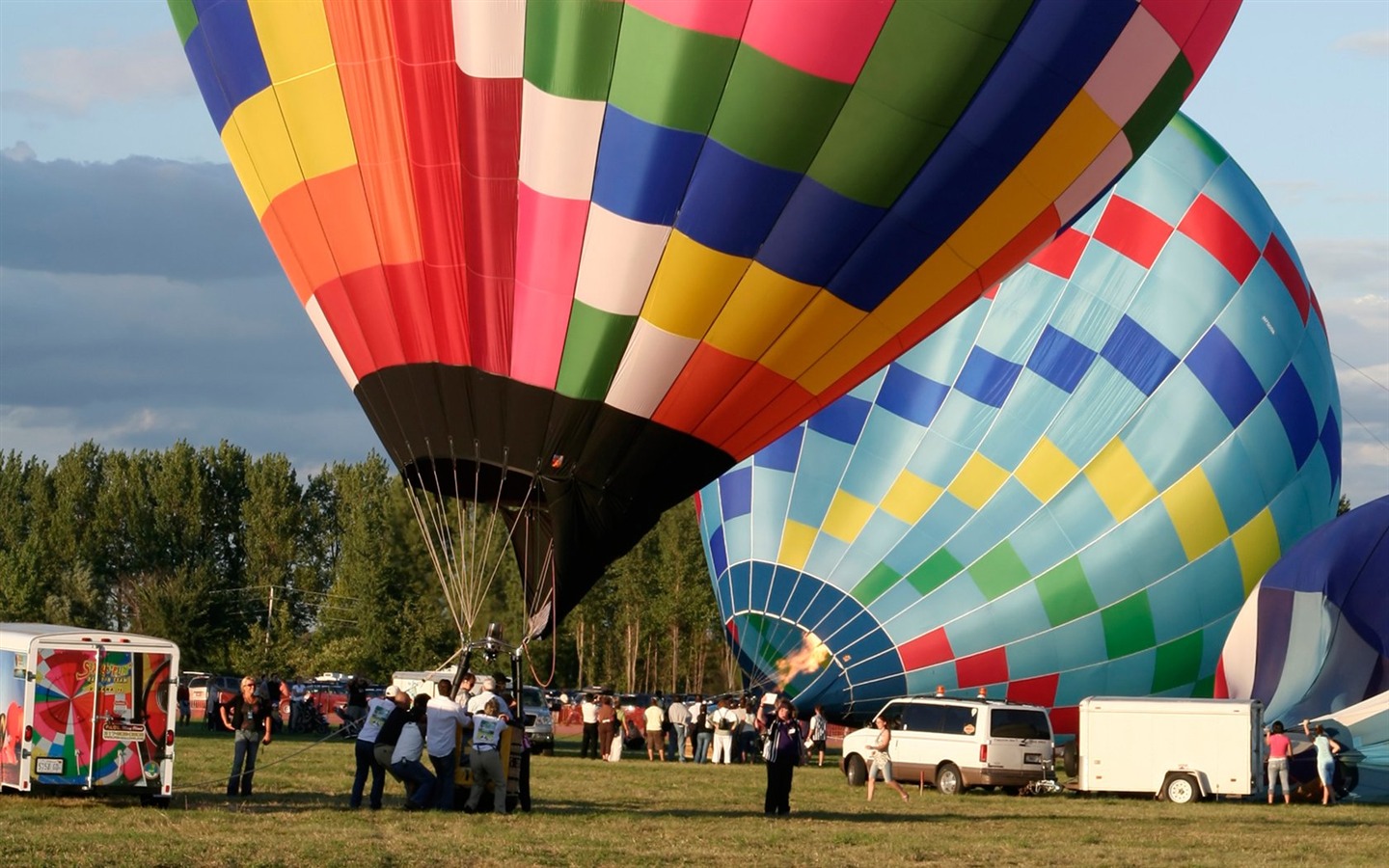 Coloridos globos de aire caliente fondo de pantalla (2) #15 - 1440x900