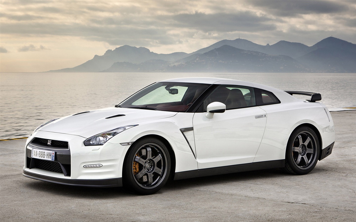 Nissan GT-R Egoist 2011 日产GT-R 利己主义 高清壁纸20 - 1440x900