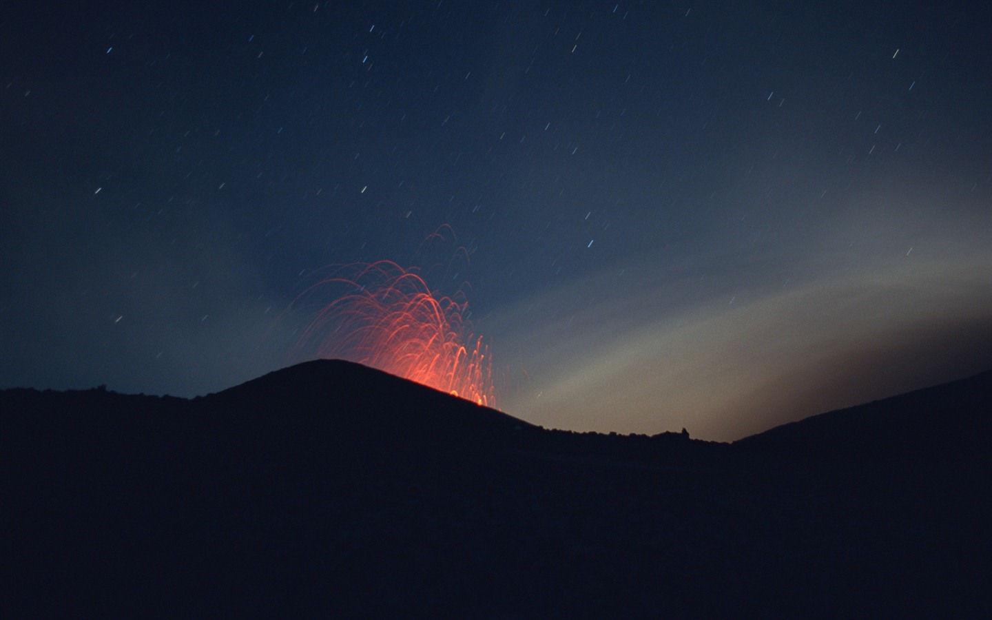 Volcanic eruption of the magnificent landscape wallpaper #10 - 1440x900