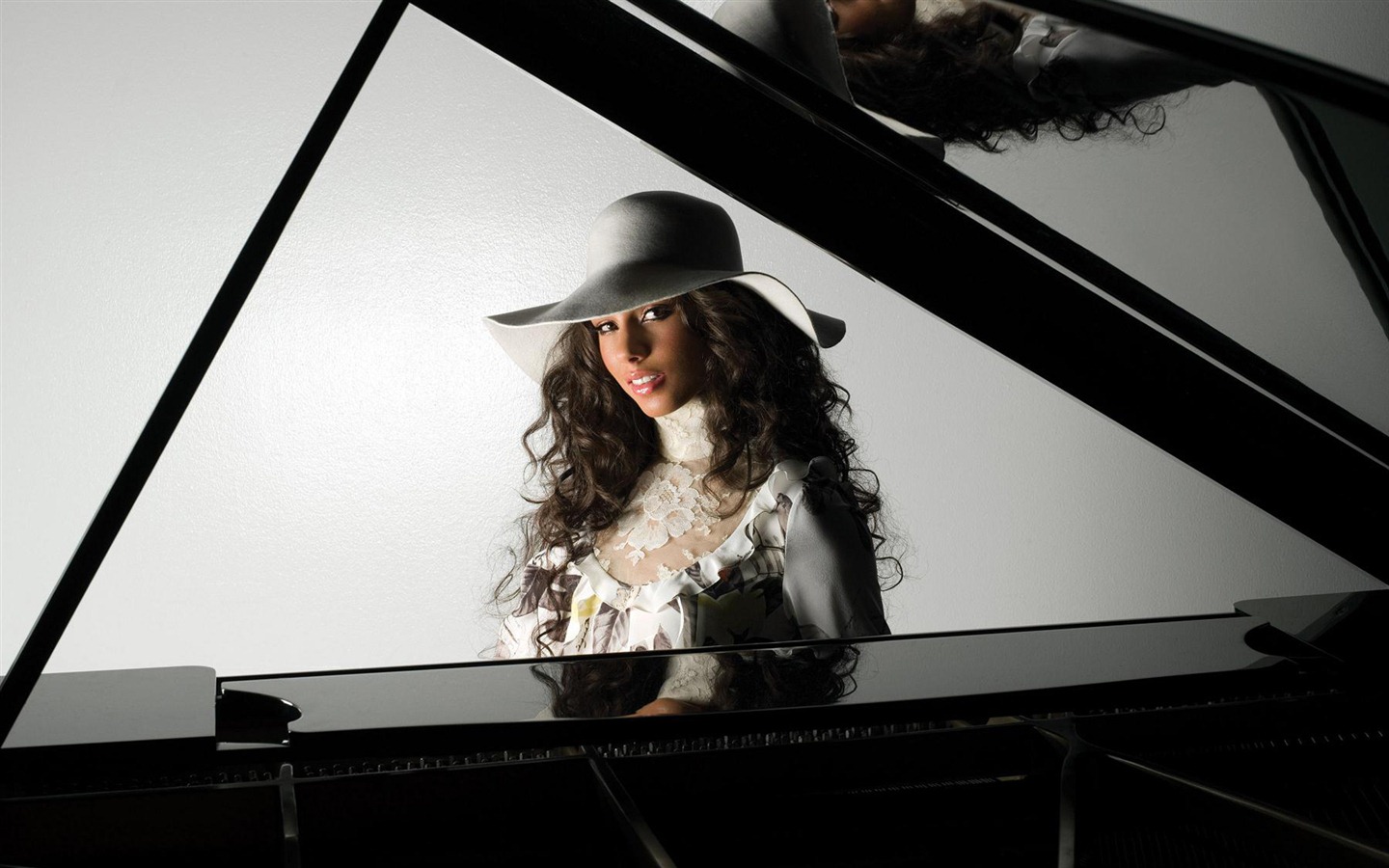 Alicia Keys krásné Tapety na plochu #4 - 1440x900