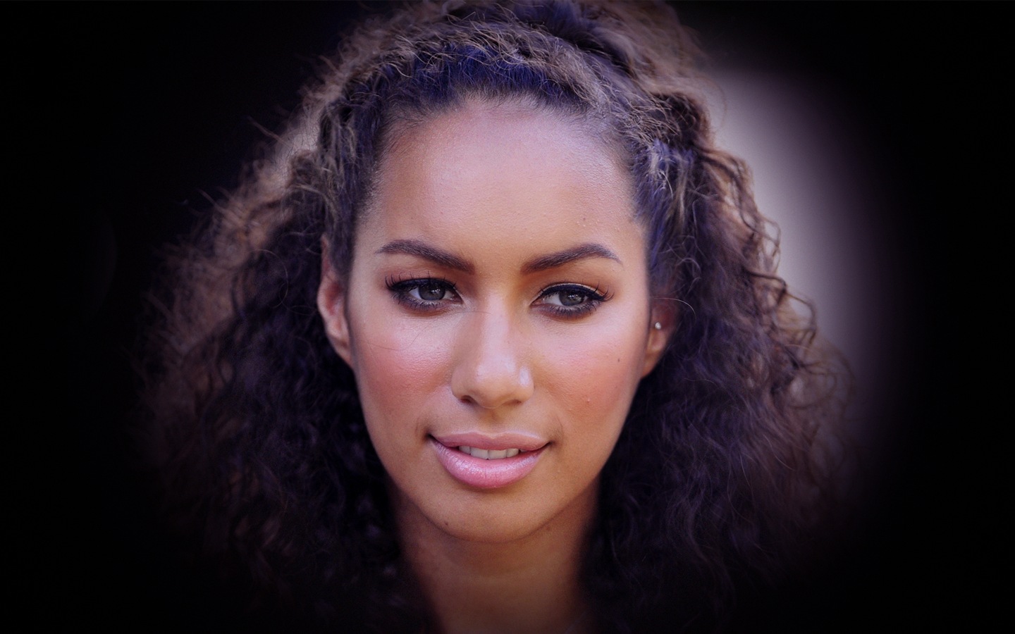 Leona Lewis 麗安娜·劉易斯 高清壁紙 #4 - 1440x900