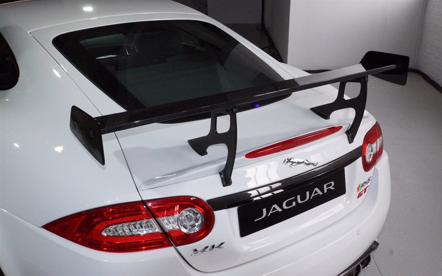 2014 Jaguar XKR-S GT 捷豹XKR-S GT跑车高清壁纸20 - 1440x900