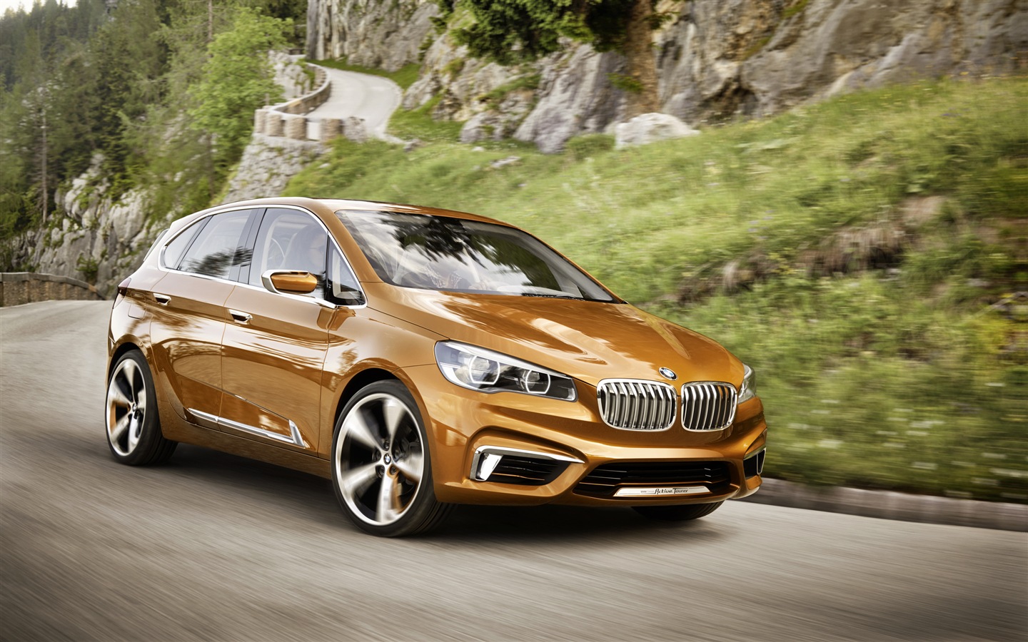 2013 BMW Concept Active Tourer 宝马旅行车 高清壁纸1 - 1440x900