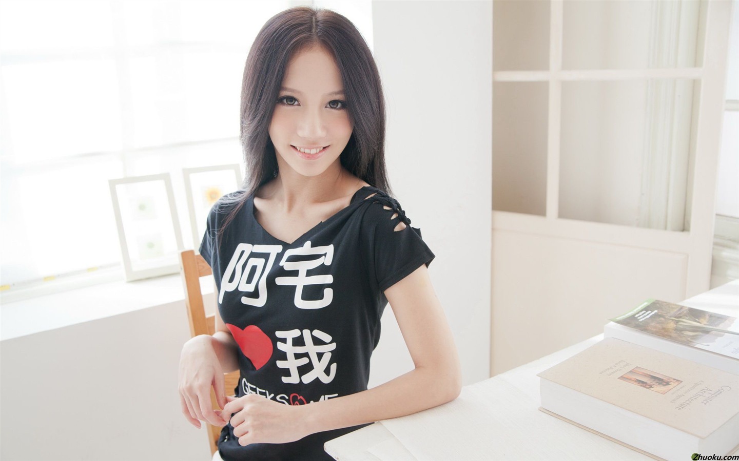 台灣女孩 林采緹 室內高清壁紙 #1 - 1440x900
