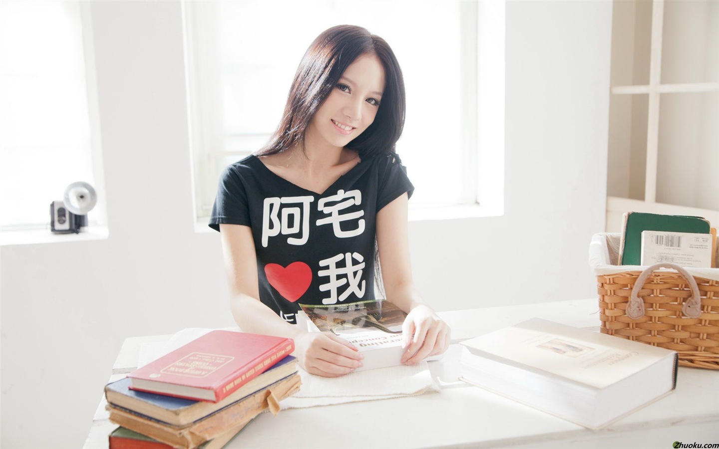 台湾女孩 林采缇 室内高清壁纸10 - 1440x900