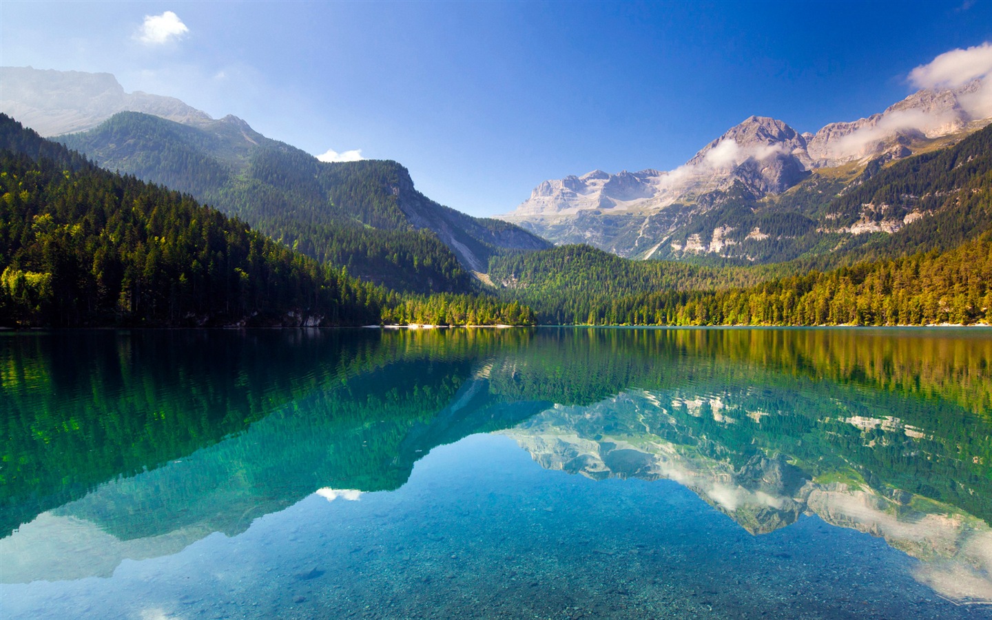 Спокойное озеро с отражением воды, 8 HD обои для Windows #2 - 1440x900