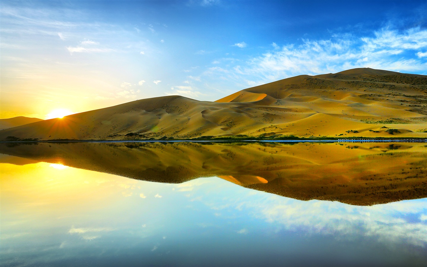 Спокойное озеро с отражением воды, 8 HD обои для Windows #12 - 1440x900