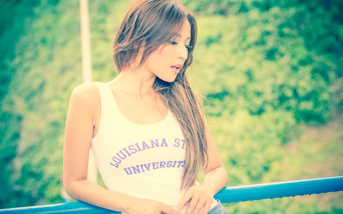 Youthful long-haired girl HD wallpapers #3 - 1440x900