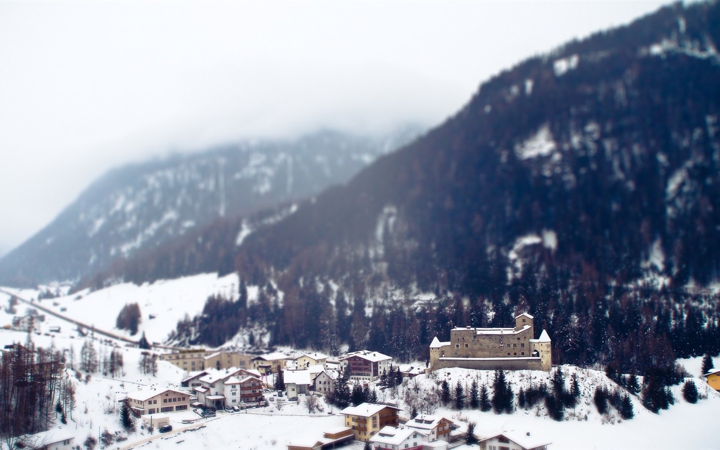 Hiver, neige, montagnes, lacs, arbres, routes fonds d'écran HD #16 - 1440x900