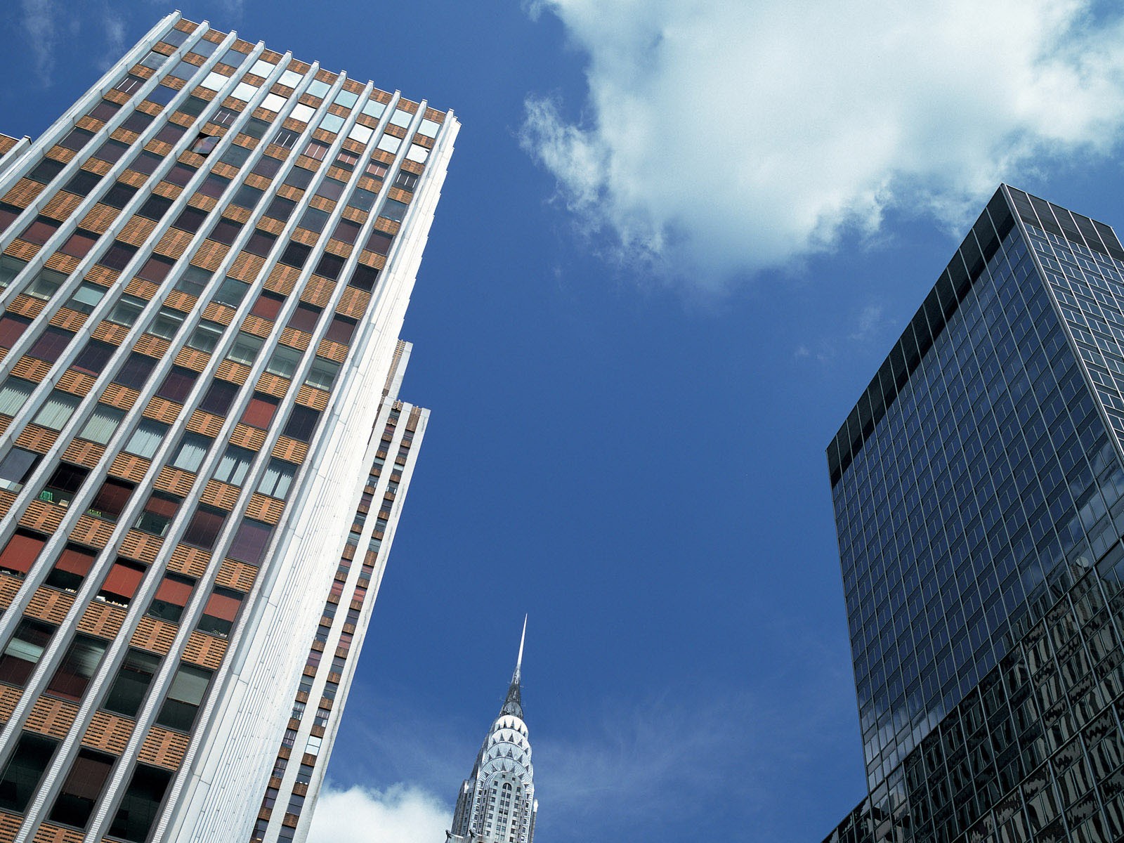 Bustling city of New York Building #4 - 1600x1200