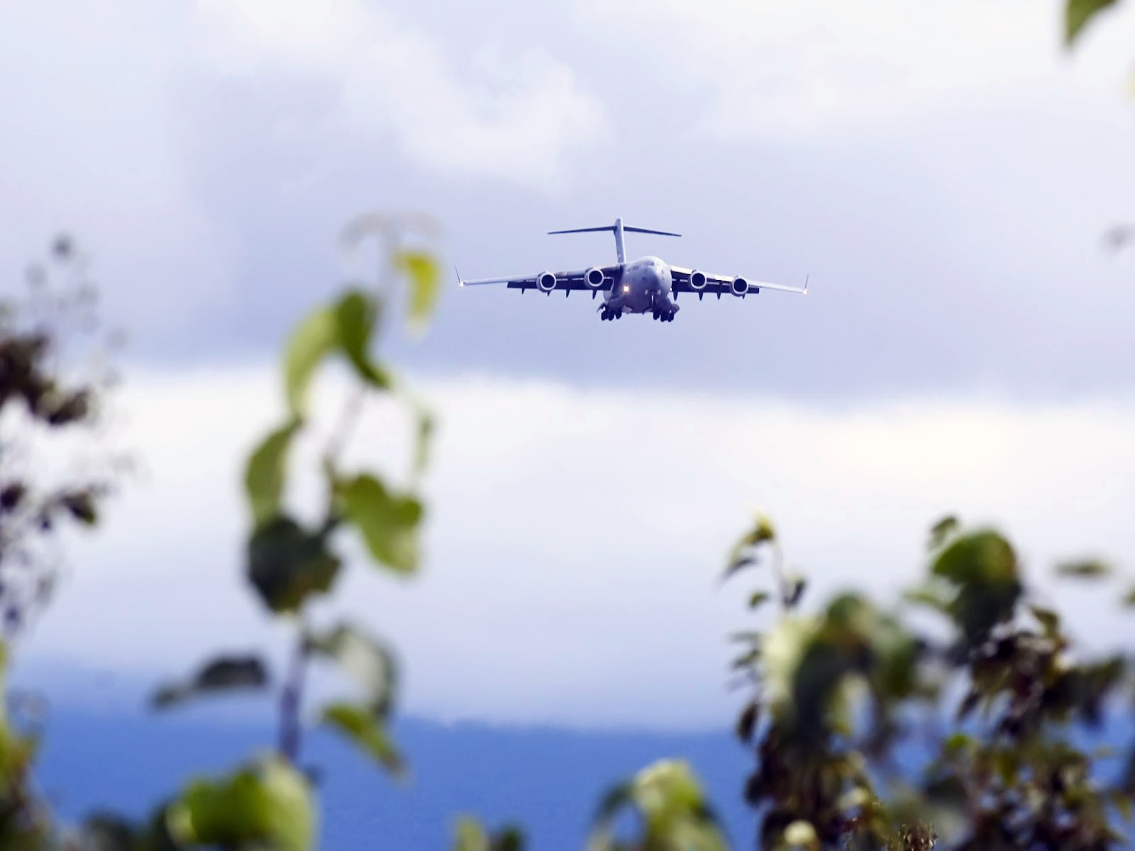 El avión militar de fondo de pantalla #16 - 1600x1200