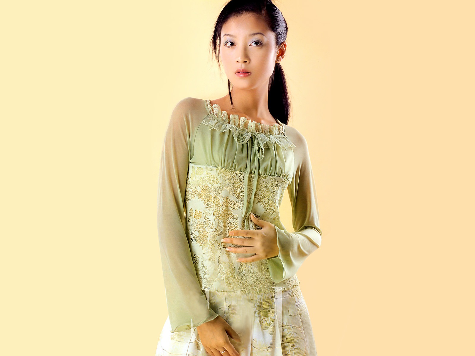 Oriental Beauty Fashion Show #3 - 1600x1200