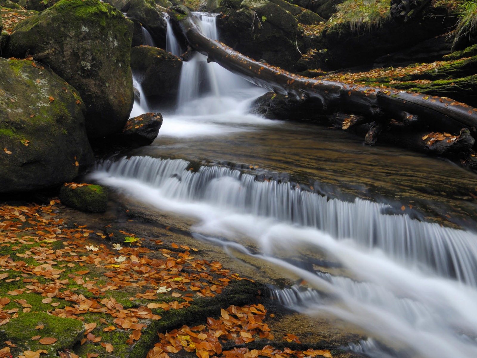 Water streams HD Wallpapers #38 - 1600x1200