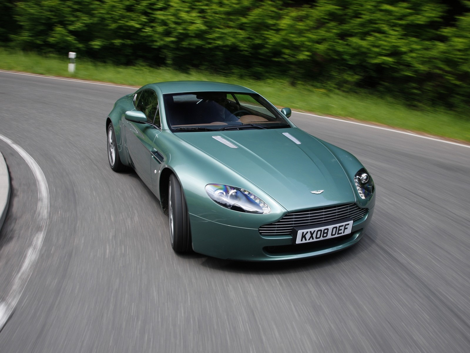 Aston Martin 阿斯頓·馬丁 壁紙(一) #9 - 1600x1200
