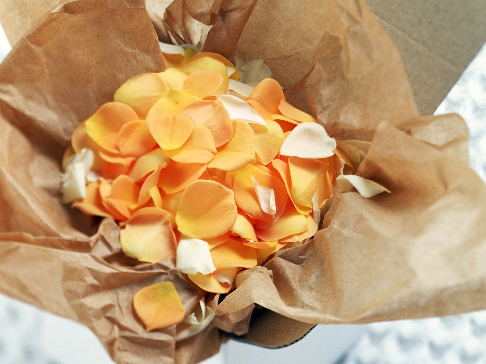 Flowers and gifts wallpaper (2) #7 - 1600x1200