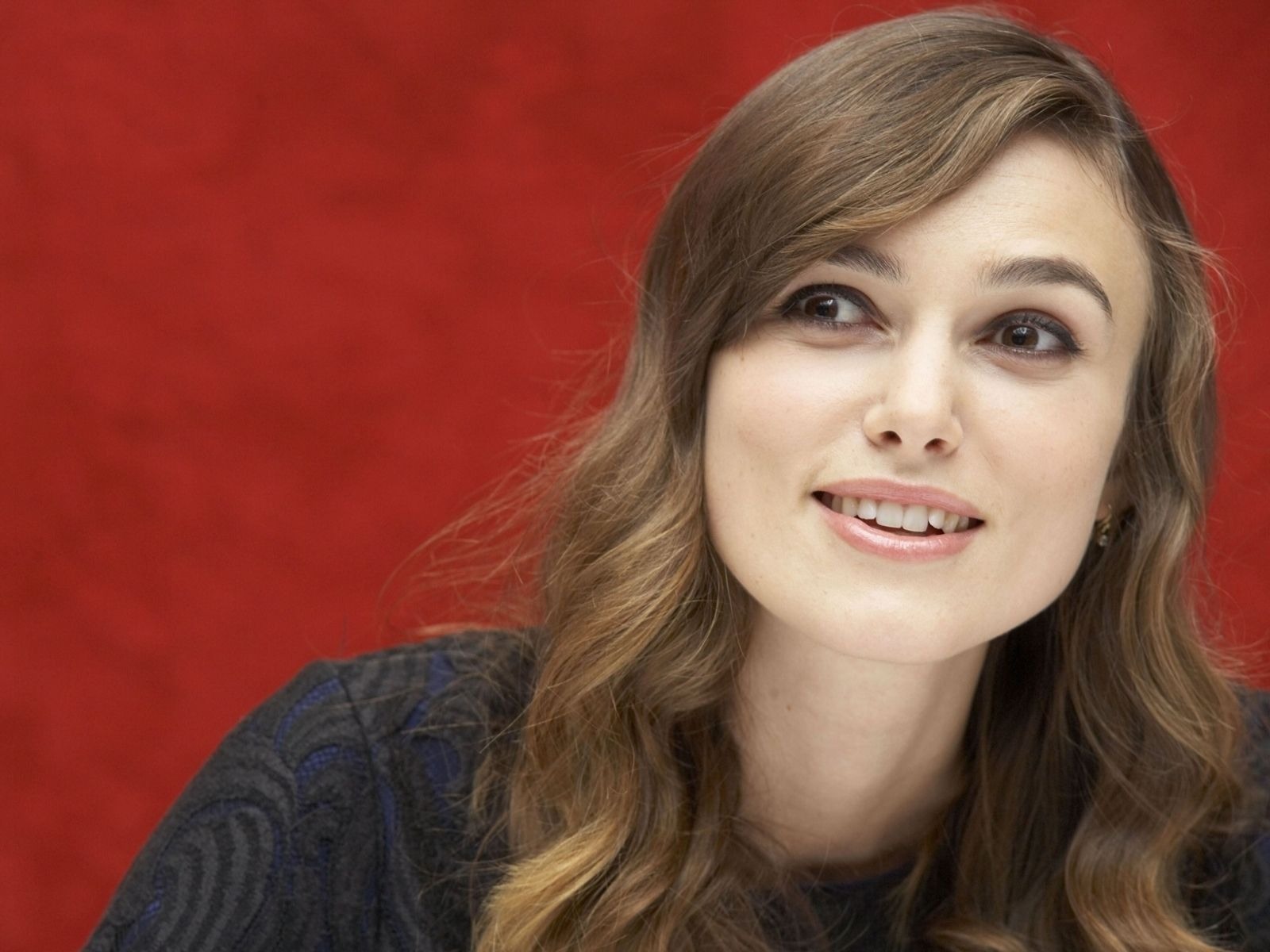 Keira Knightley beautiful wallpaper #8 - 1600x1200