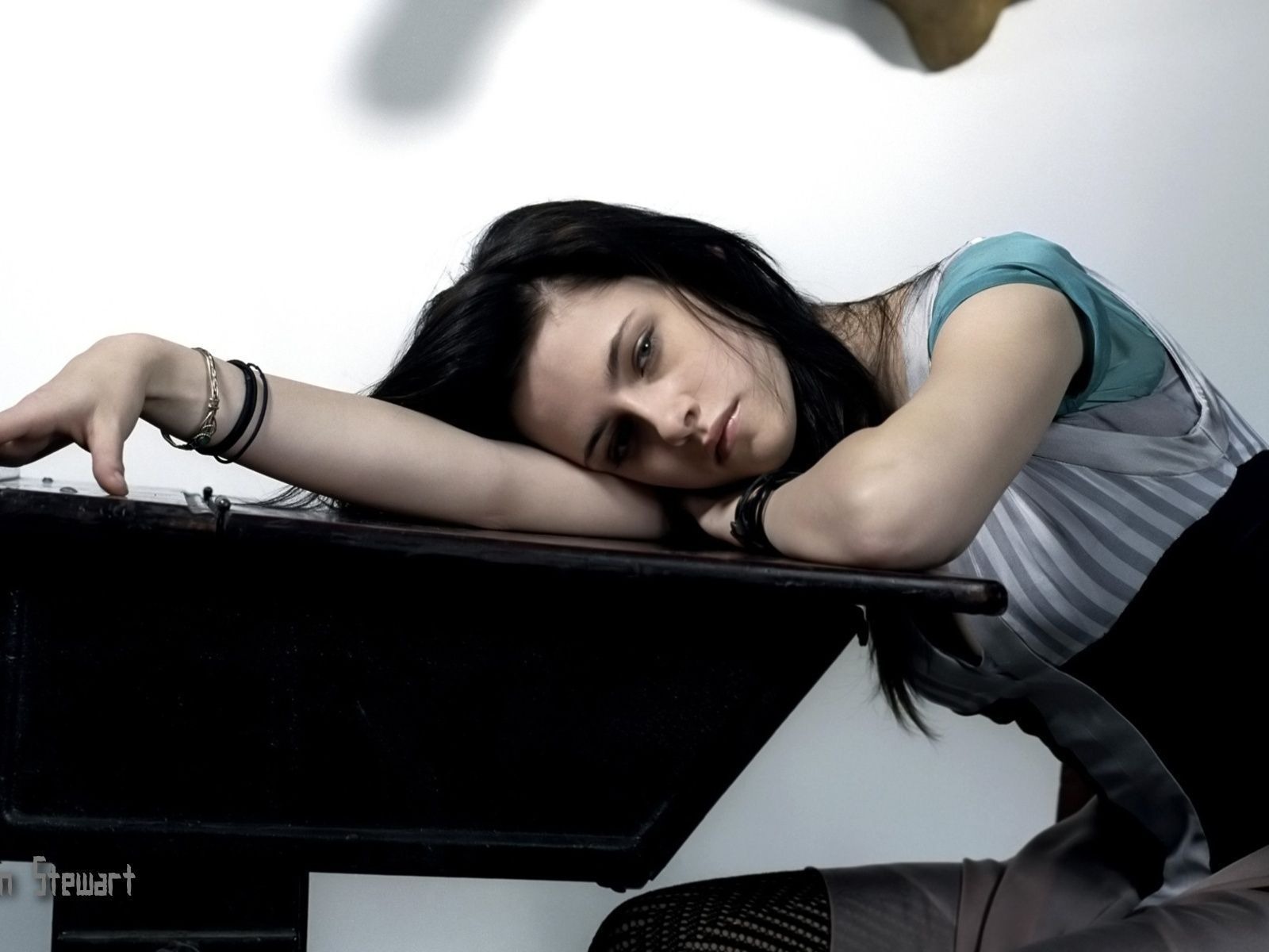 Kristen Stewart krásnou tapetu #2 - 1600x1200