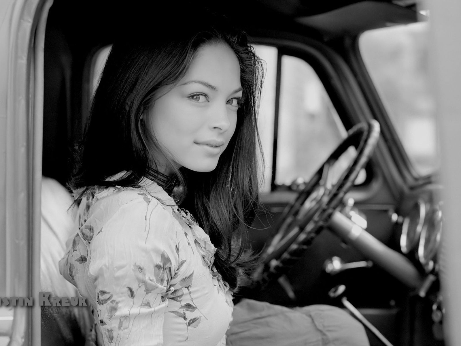 Kristin Kreuk hermoso fondo de pantalla #10 - 1600x1200