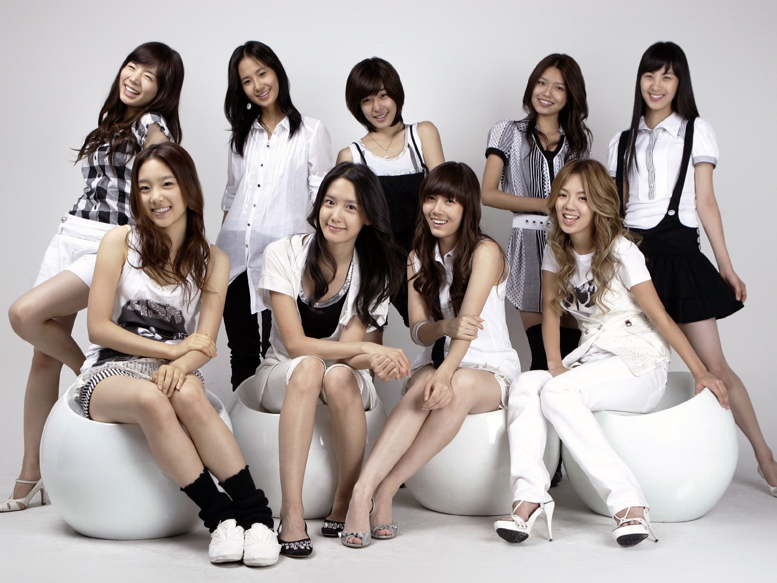 Fond d'écran Generation Girls (1) #20 - 1600x1200