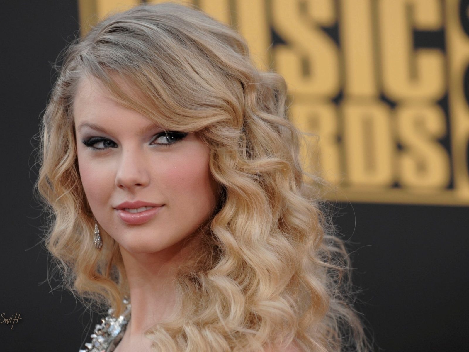 Taylor Swift hermoso fondo de pantalla #12 - 1600x1200
