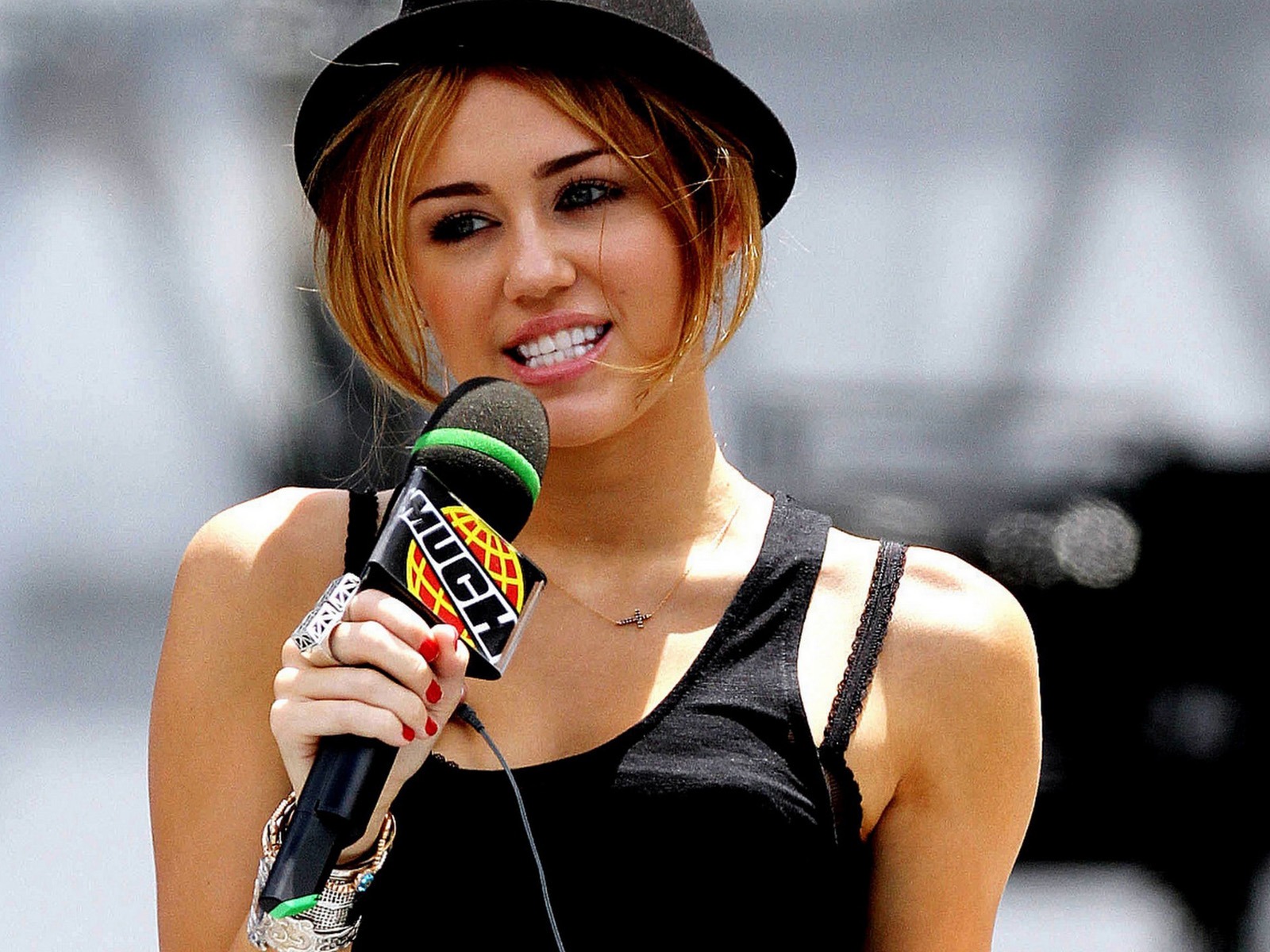 Miley Cyrus krásnou tapetu #18 - 1600x1200
