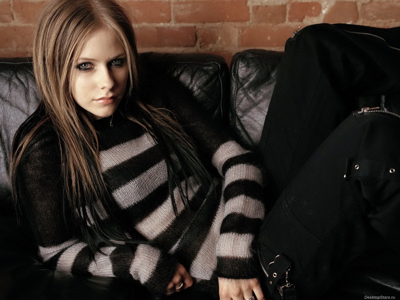 Avril Lavigne 艾薇兒·拉維尼 美女壁紙(三) #17 - 1600x1200
