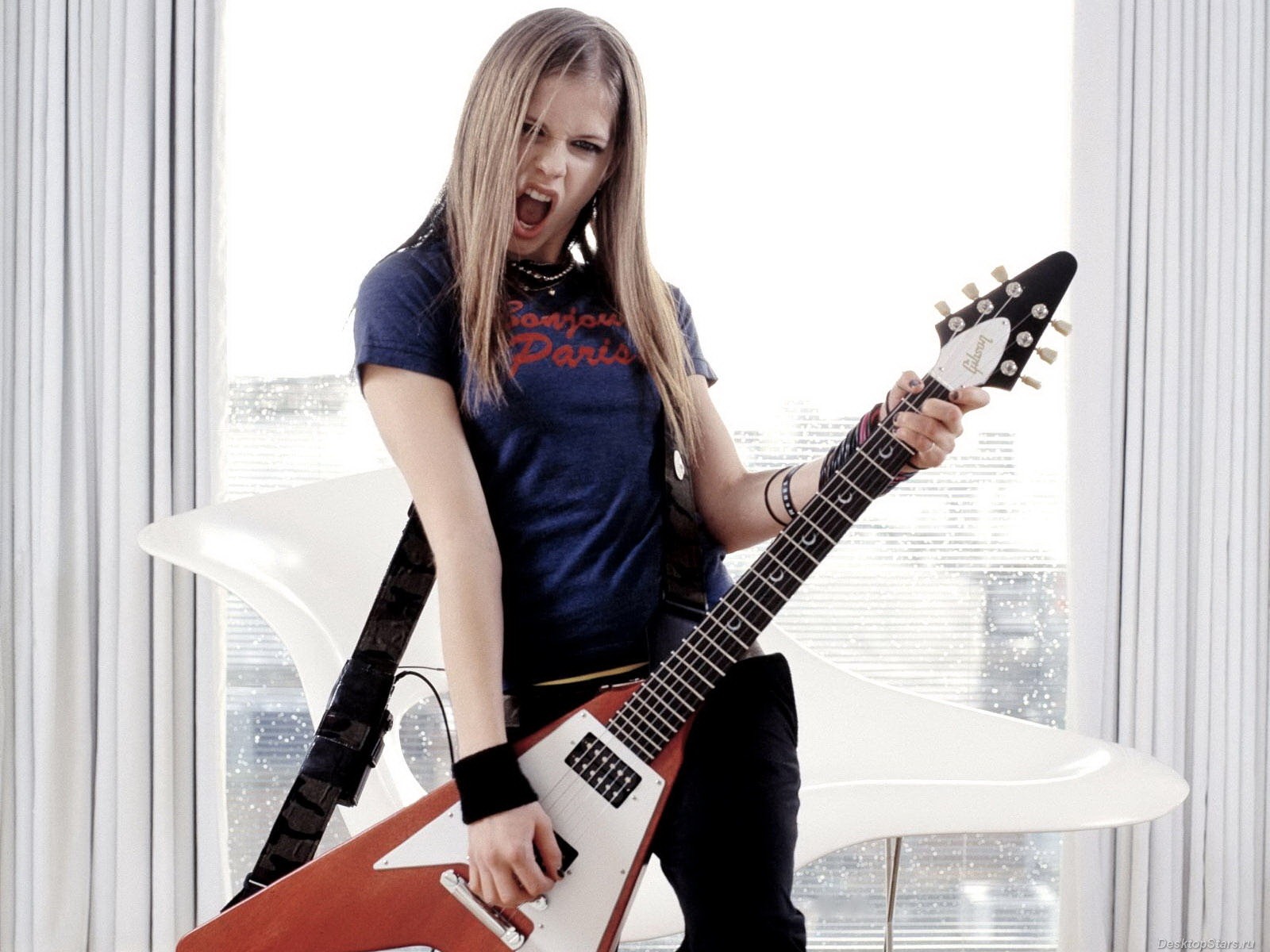 Avril Lavigne hermoso fondo de pantalla (3) #20 - 1600x1200