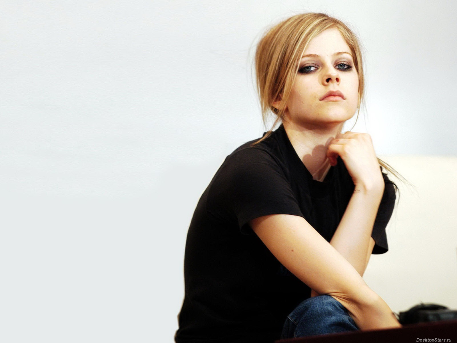Avril Lavigne 艾薇兒·拉維尼 美女壁紙(三) #22 - 1600x1200
