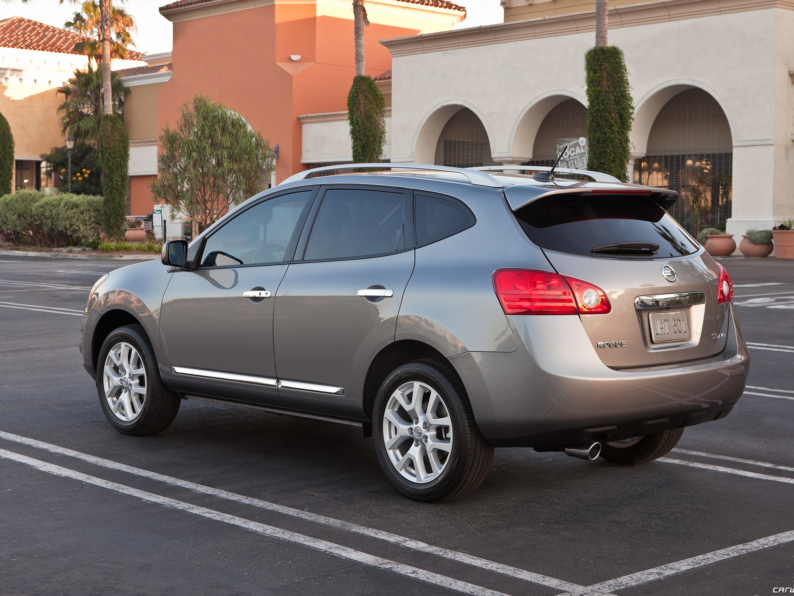 Nissan Rogue (US version) - 2011 HD wallpaper #5 - 1600x1200