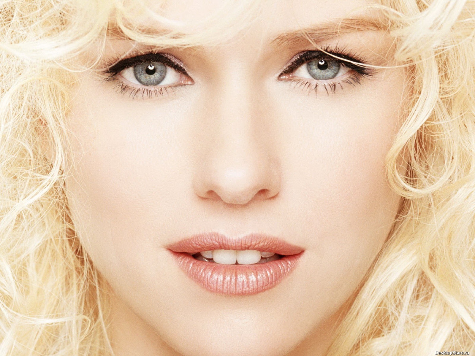 Naomi Watts 娜奧米·沃茨 美女壁紙 #13 - 1600x1200