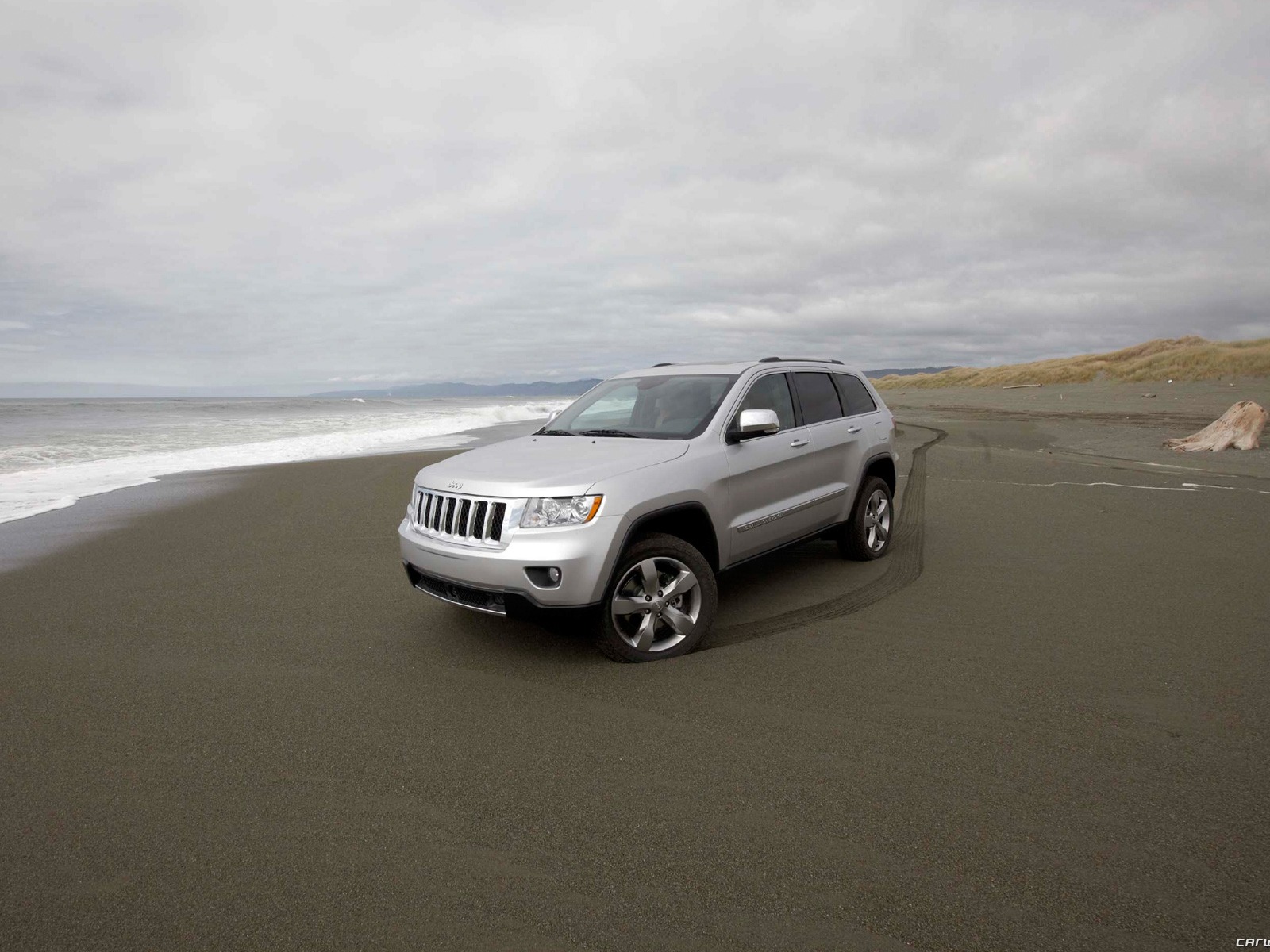 Jeep Grand Cherokee - 2011 HD wallpaper #11 - 1600x1200