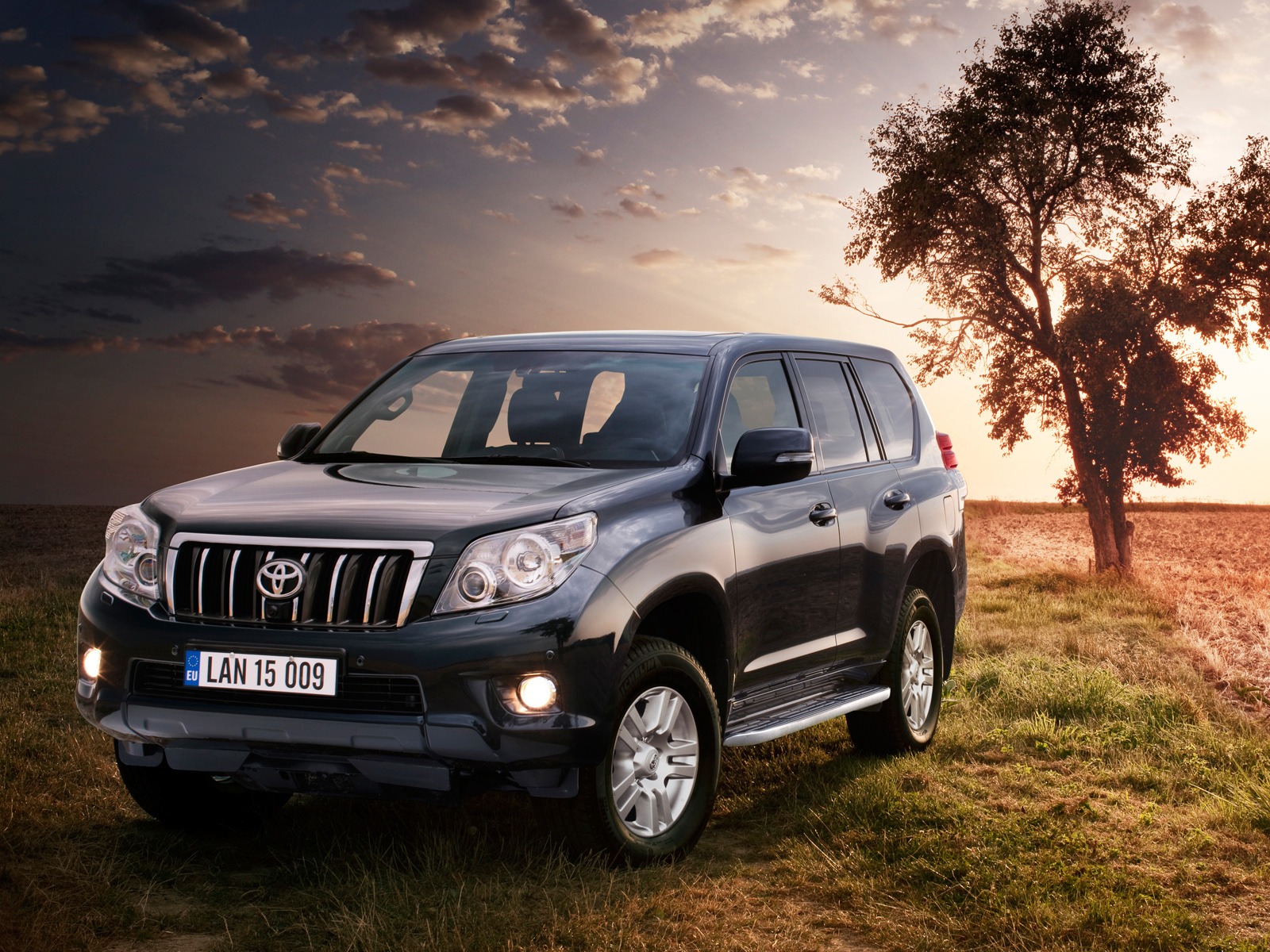 Toyota Land Cruiser Prado - 2009 HD wallpaper #1 - 1600x1200