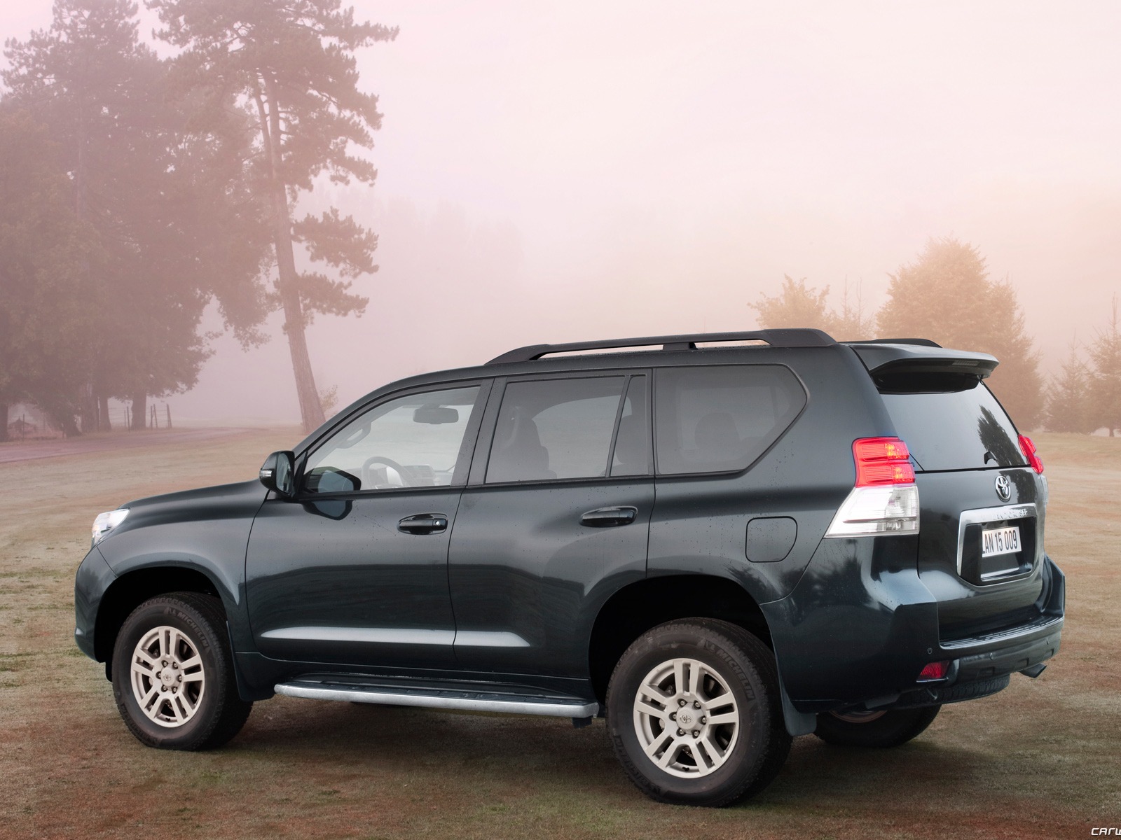 Toyota Land Cruiser Prado - 2009 HD wallpaper #23 - 1600x1200
