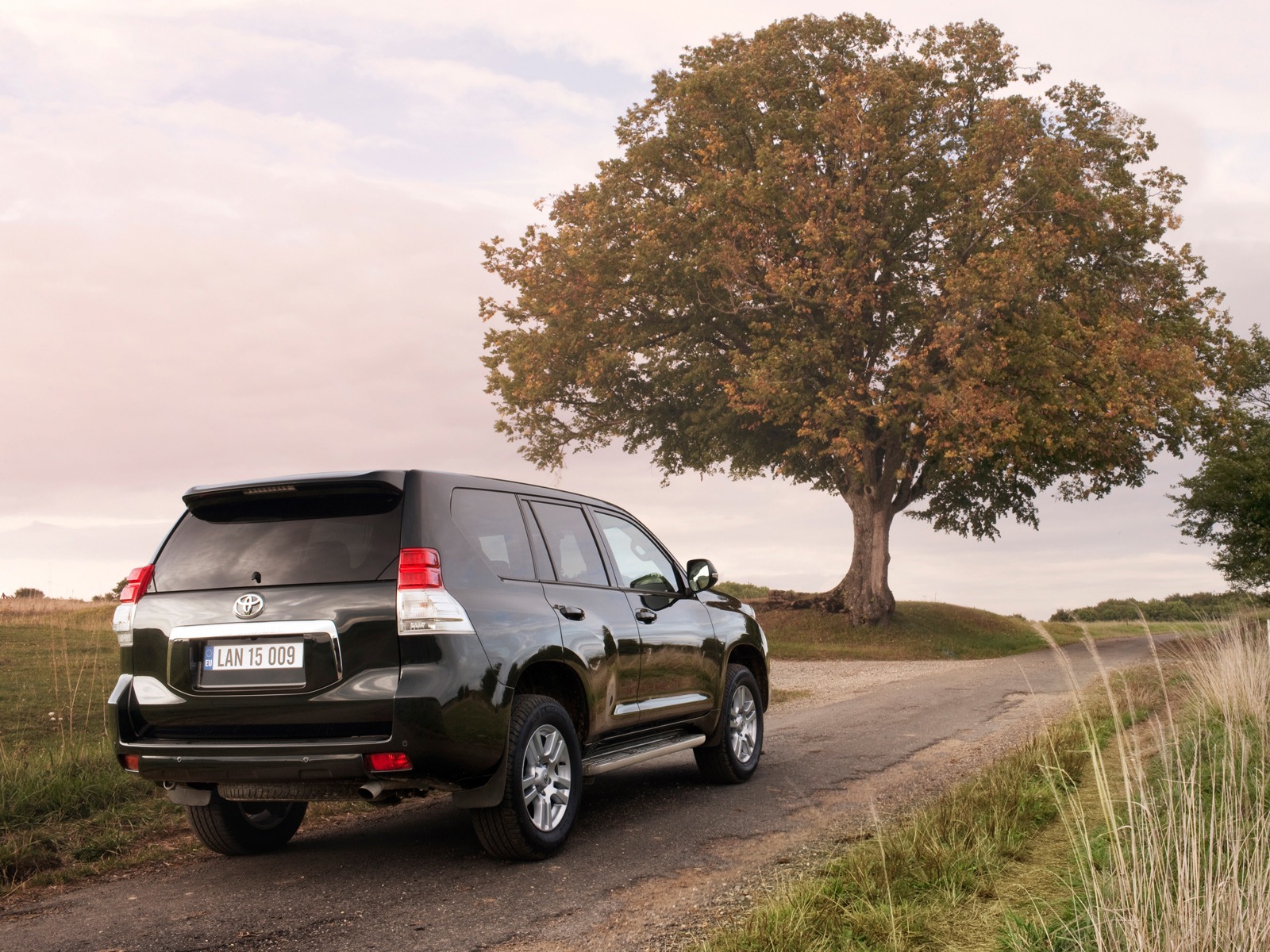 Toyota Land Cruiser Prado - 2009 HD wallpaper #24 - 1600x1200