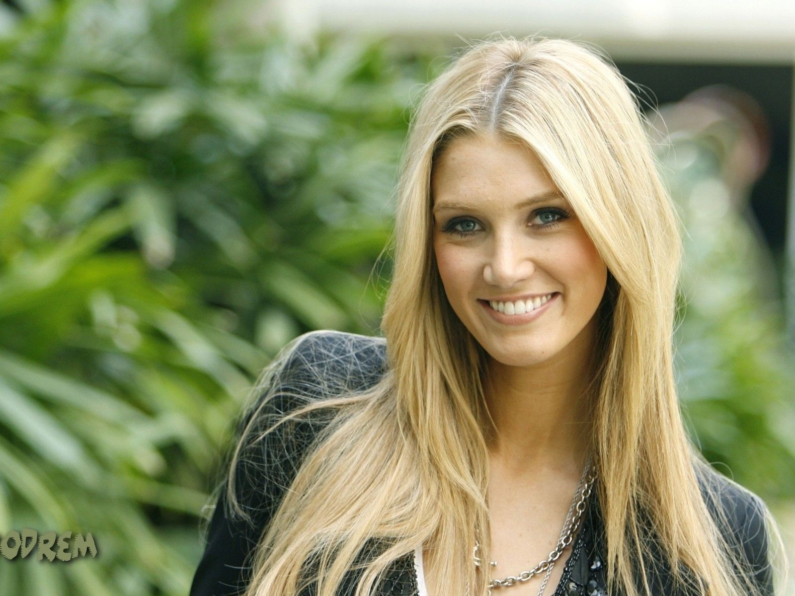 Delta Goodrem 黛爾塔·古德瑞姆 美女壁紙 #4 - 1600x1200